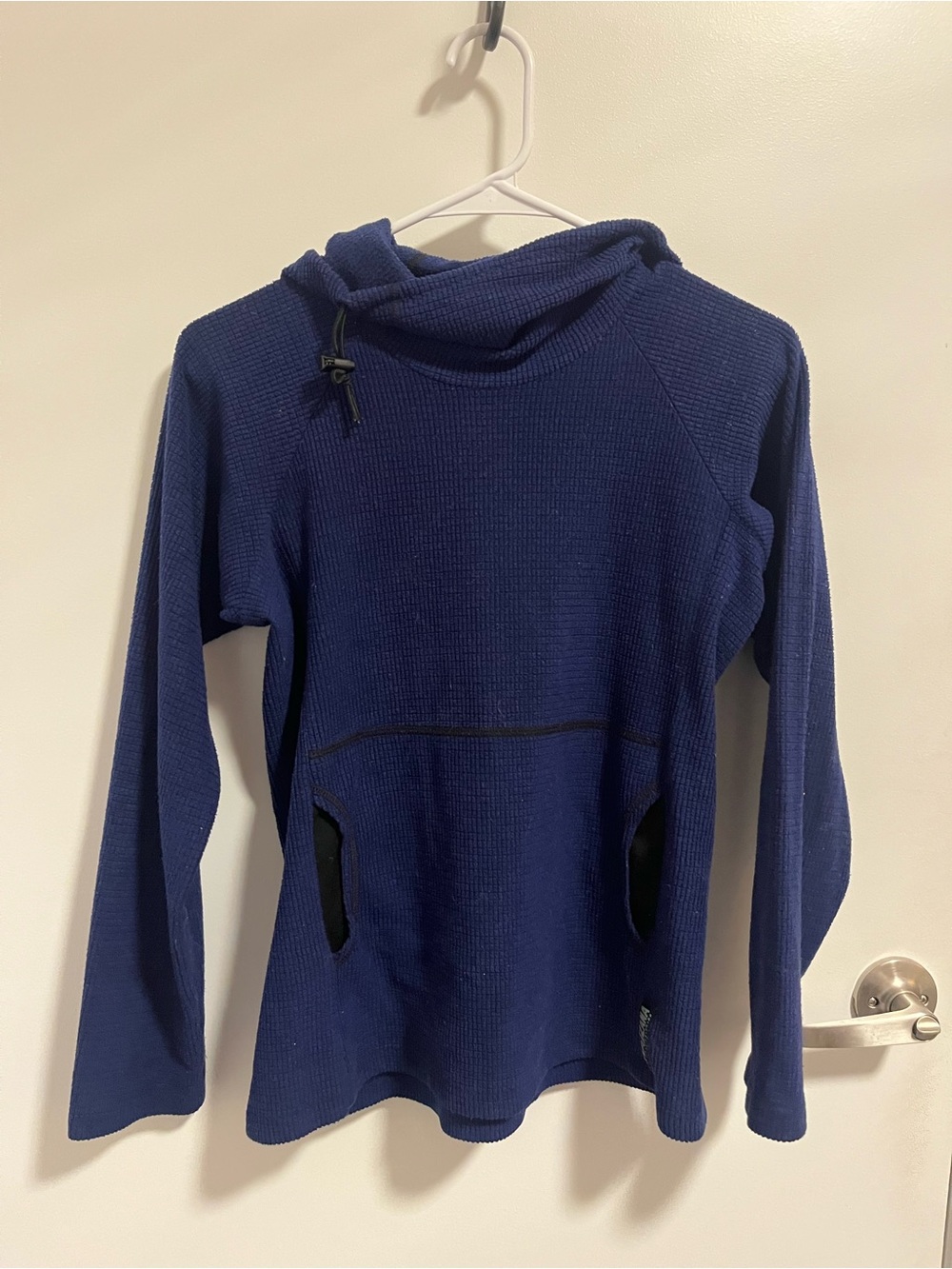 Navy blue women’s Melanzana V2 grid hoodie